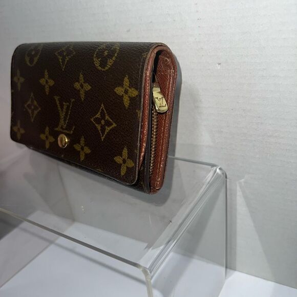 Authentic Louis Vuitton Porte Monnaie
Billets Tresor - Picture 3 of 10